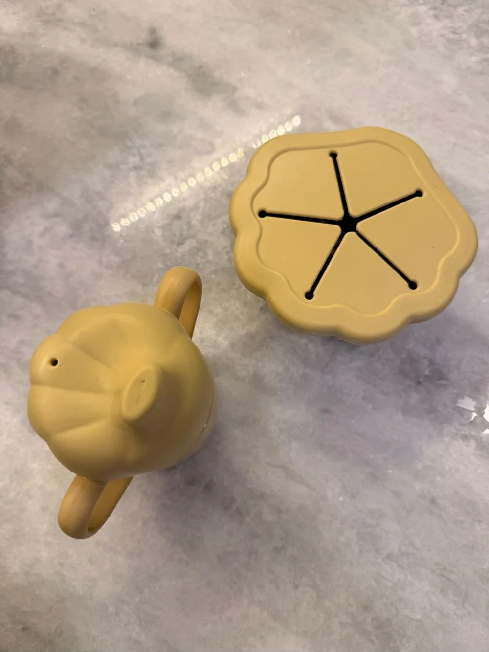 Konges Slojd Silicone Snack Cup & Lidded Sippy Cup